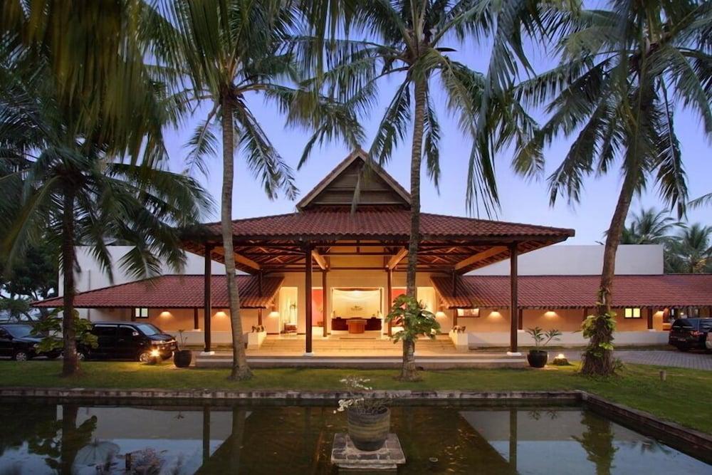 Hotel Grand Elty Krakatoa Kalianda Zewnętrze zdjęcie