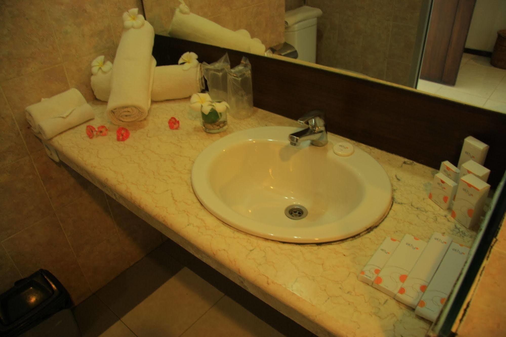 Hotel Grand Elty Krakatoa Kalianda Zewnętrze zdjęcie